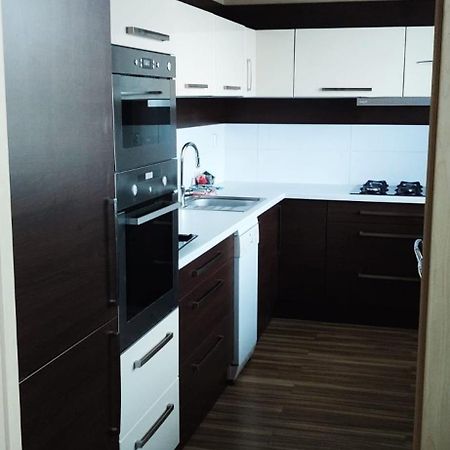 Apartman Hodonin 7 7 7 2 3 4 1 9 4 Buitenkant foto