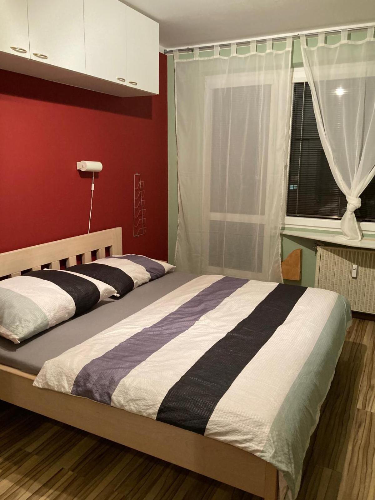 Apartman Hodonin 7 7 7 2 3 4 1 9 4 Buitenkant foto